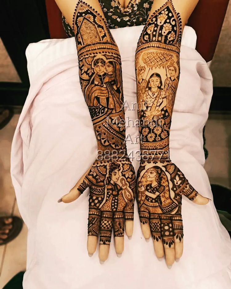 Arabic henna artist in Purani Delhi